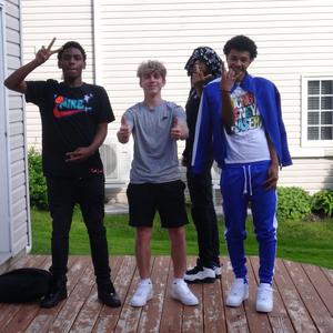 亚洲女人对男人张开双腿
