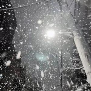 亚洲女人对男人张开双腿
