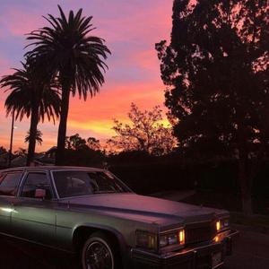 亚洲女人对男人张开双腿
